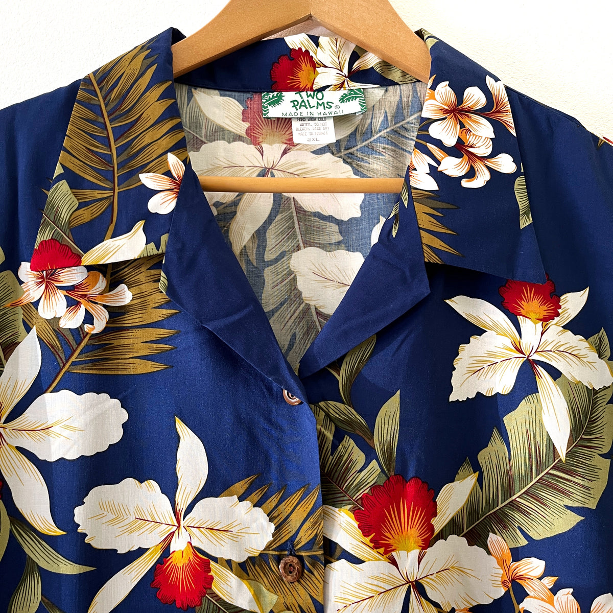 Ladies Hawaiian Blouse - Blue Orchid Garden