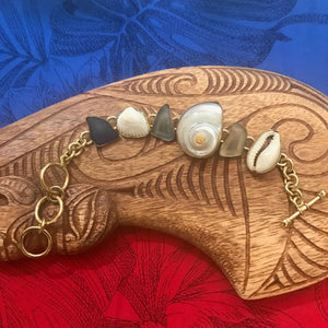 Island jewelry beach glass and shell link bracelet | Aloha Products USA